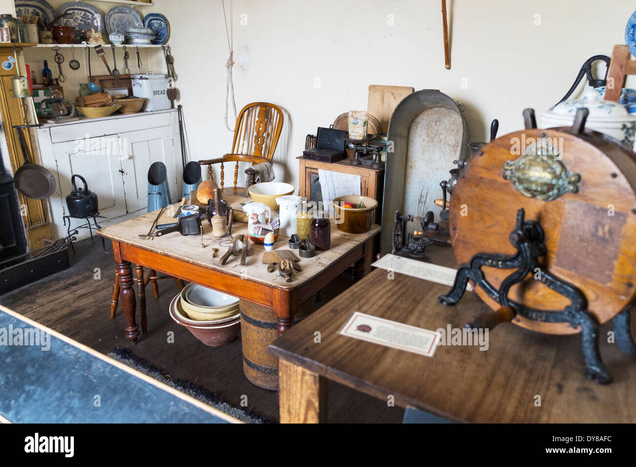 Sharpen knife hires stock photography and images Alamy