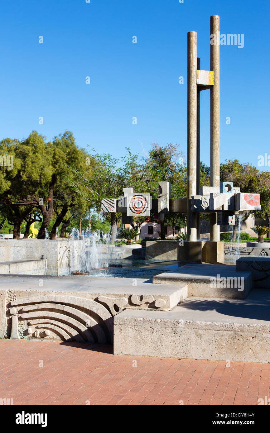 USA, Arizona, Tucson, Downtown, Fountain at the Pima County Courthouse
