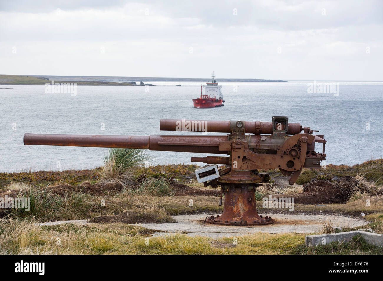 A Second World War artillery gun on the Falkland Islands, near Port Stanley Stock Photo Alamy