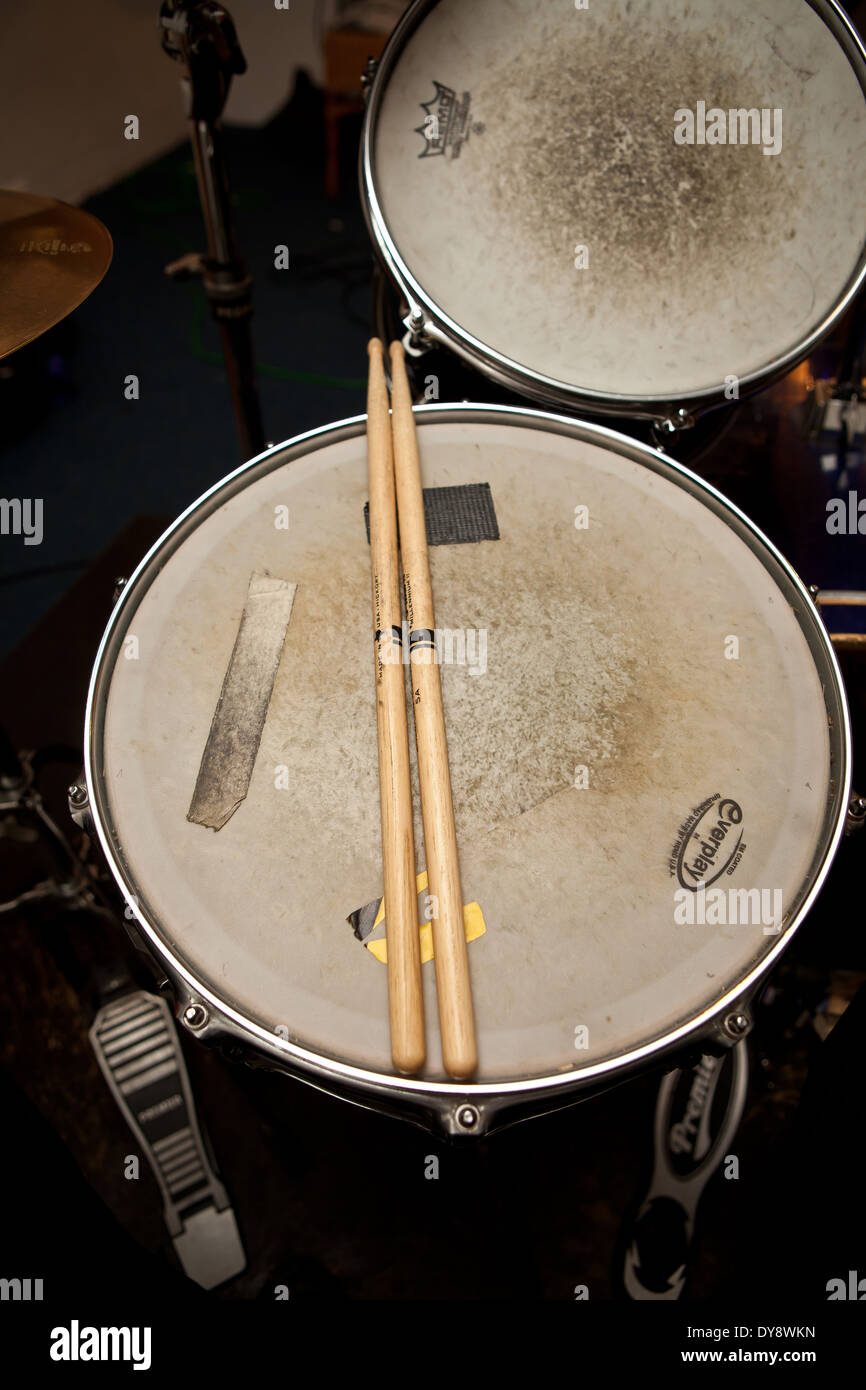 Drumsticks and drum hires stock photography and images Alamy