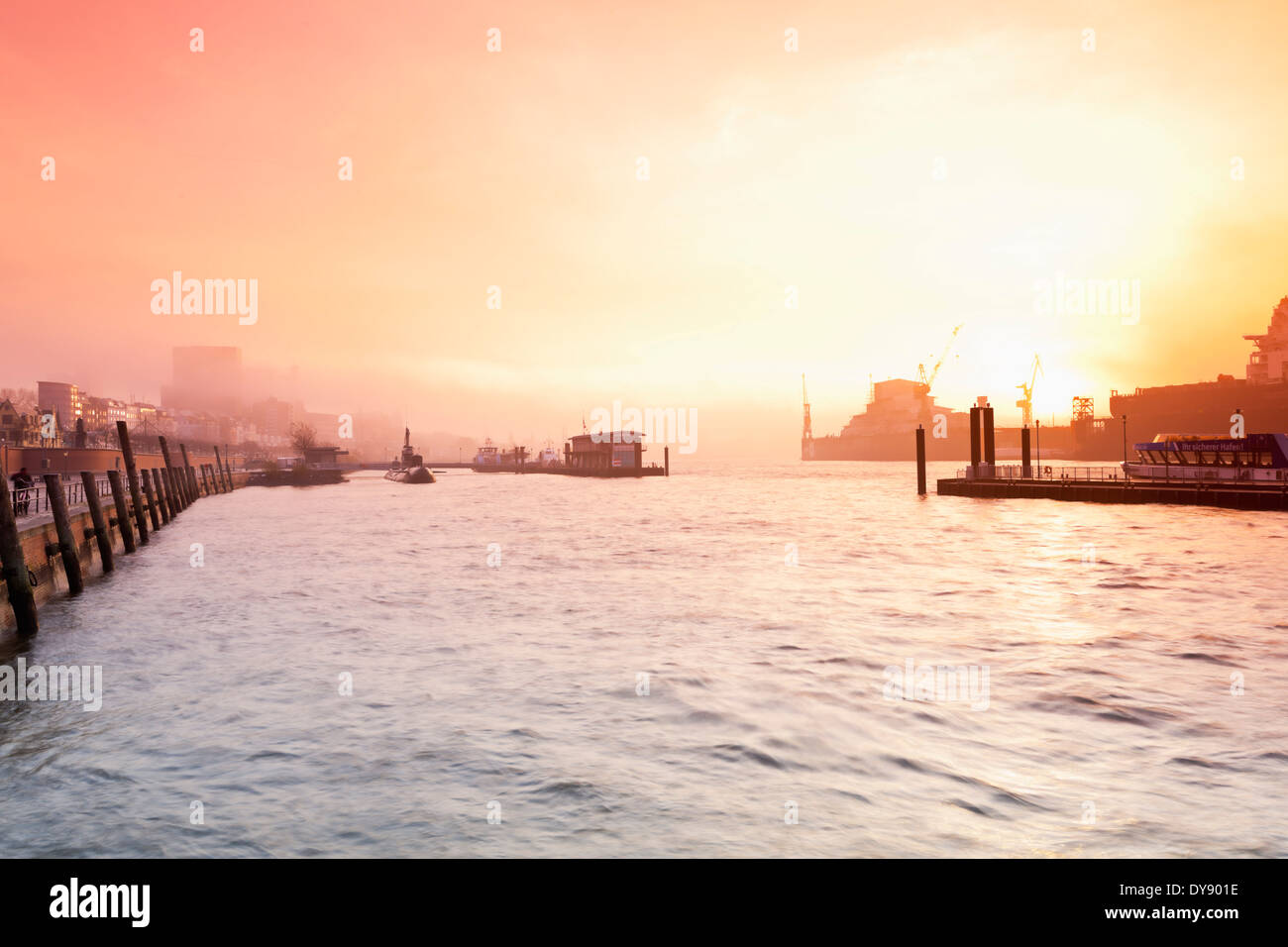 Germany, Hamburg, St. Pauli, Elbe river, harbour in the morning Stock Photo