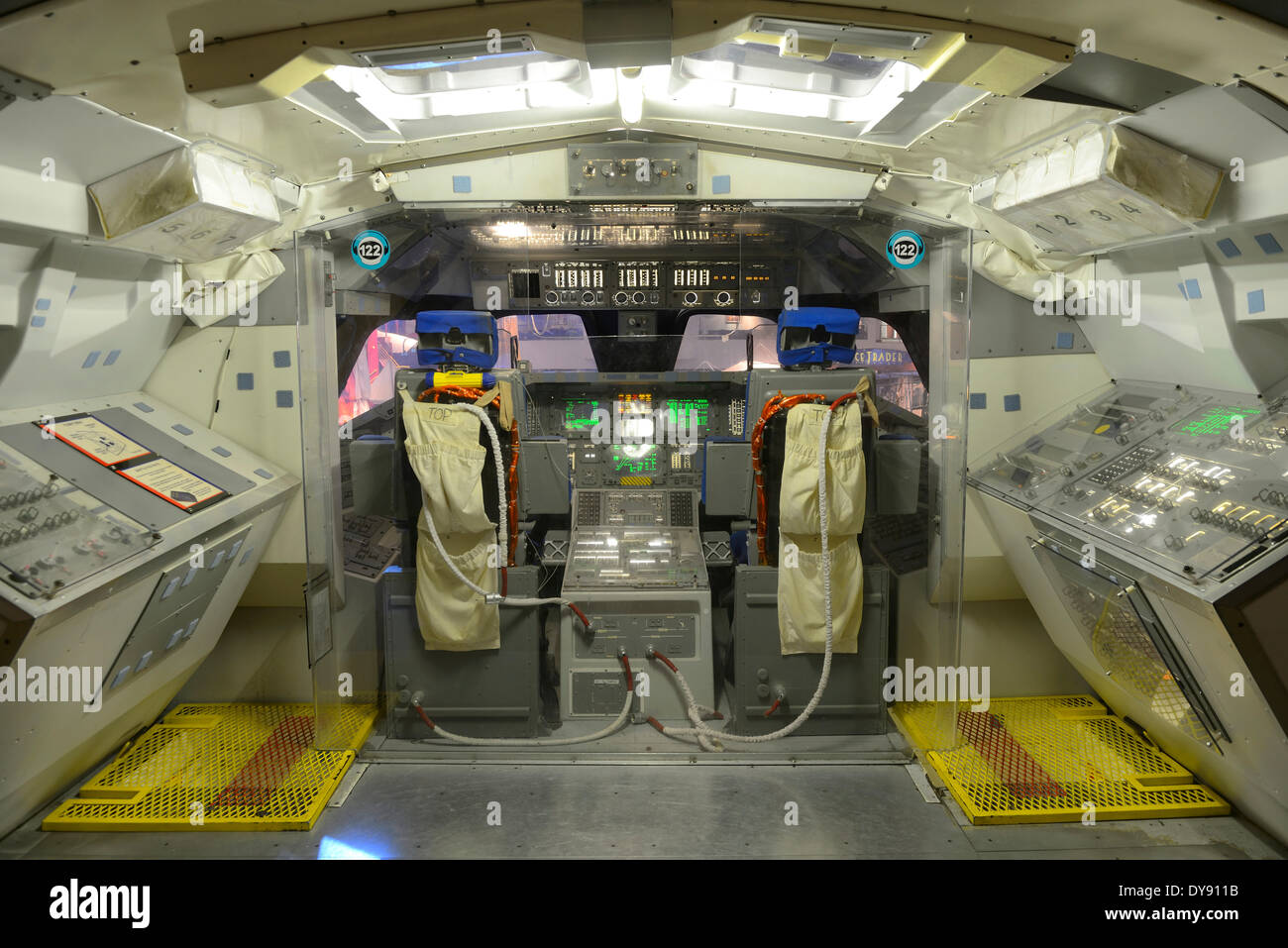 Space shuttle interior hi-res stock photography and images - Alamy