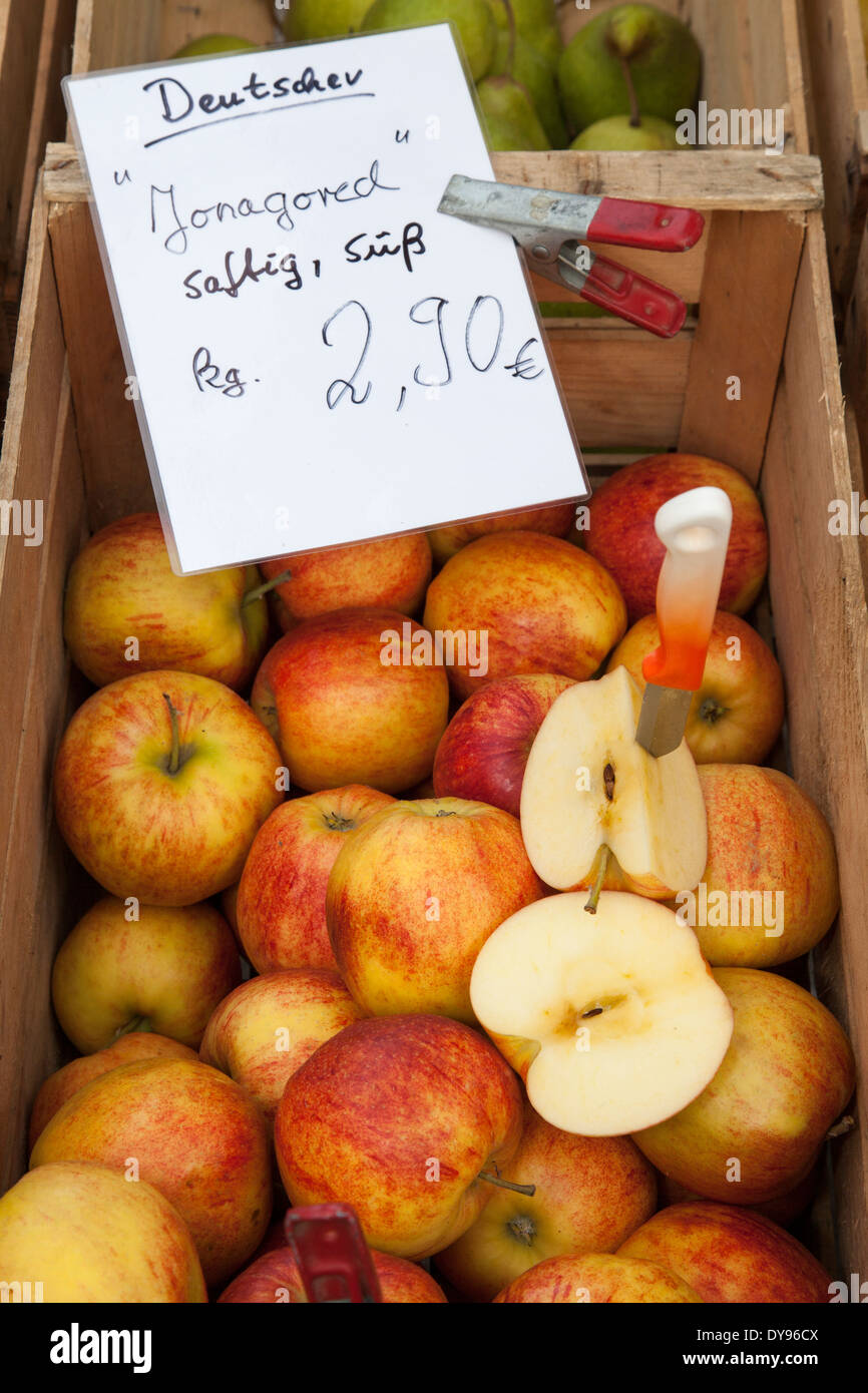 Wooden box of apples on market Stock Photo - Alamy