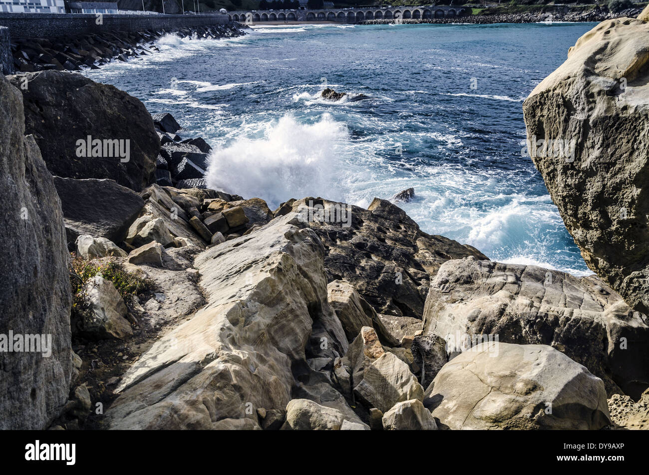 Wave Passing Between Two Rocks Wave rocks hi-res stock photography and images - Alamy