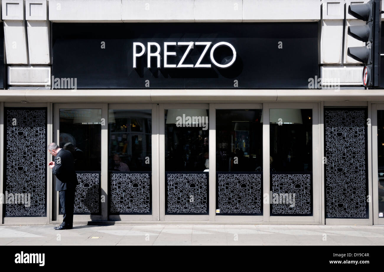 London, England, UK. Prezzo Italian restaurant Stock Photo