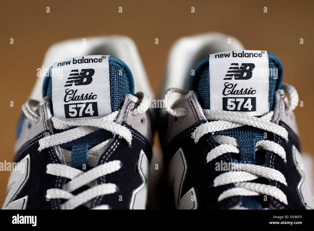 UK, London : A picture shows a pair of New Balance shoes on a shoe box  Stock Photo - Alamy