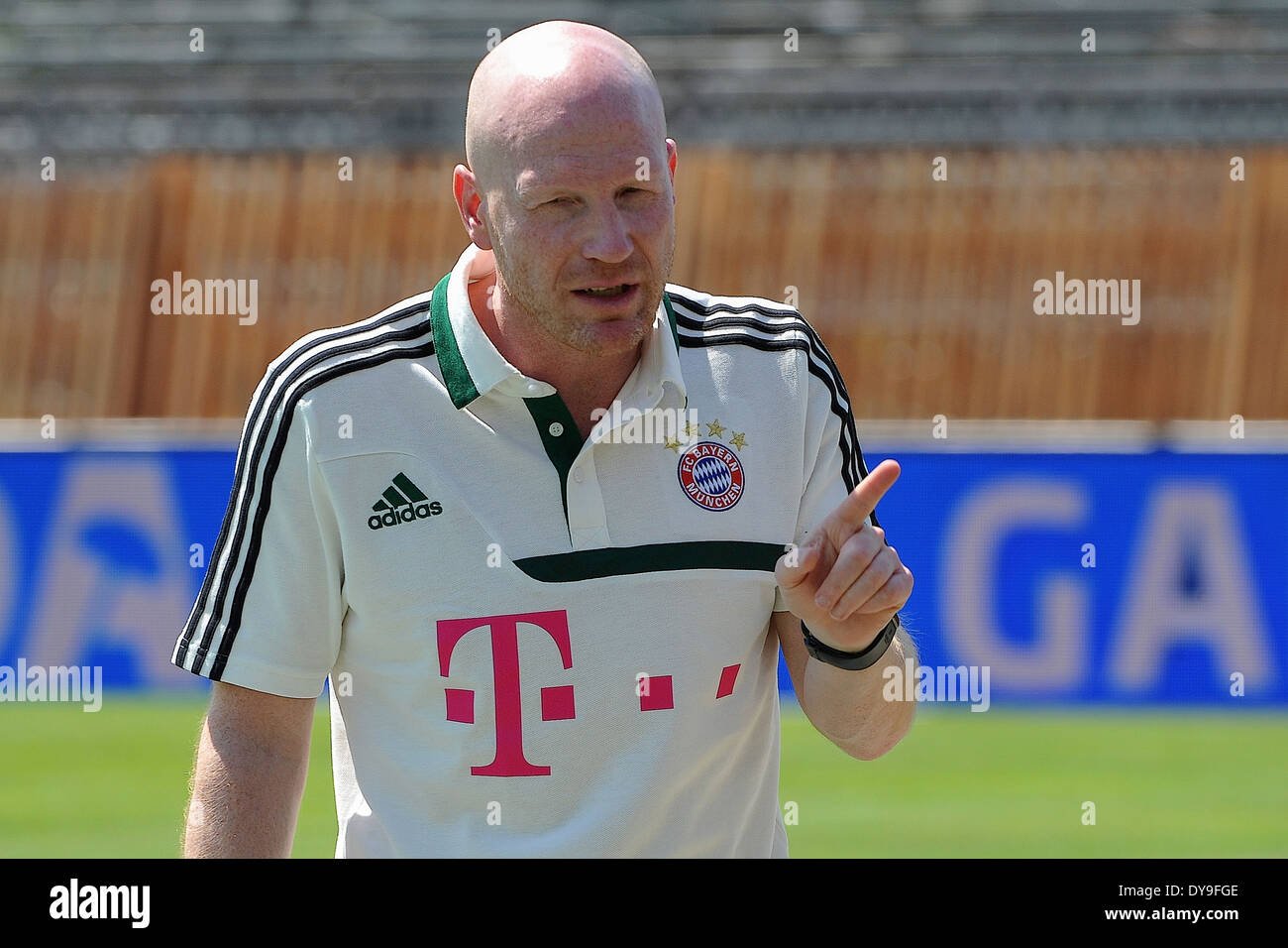 Der Mahner und Zeigefinger des FC Bayern Sportdirektor Matthias Sammer (FC Bayern Muenchen) for editorial use only Stock Photo