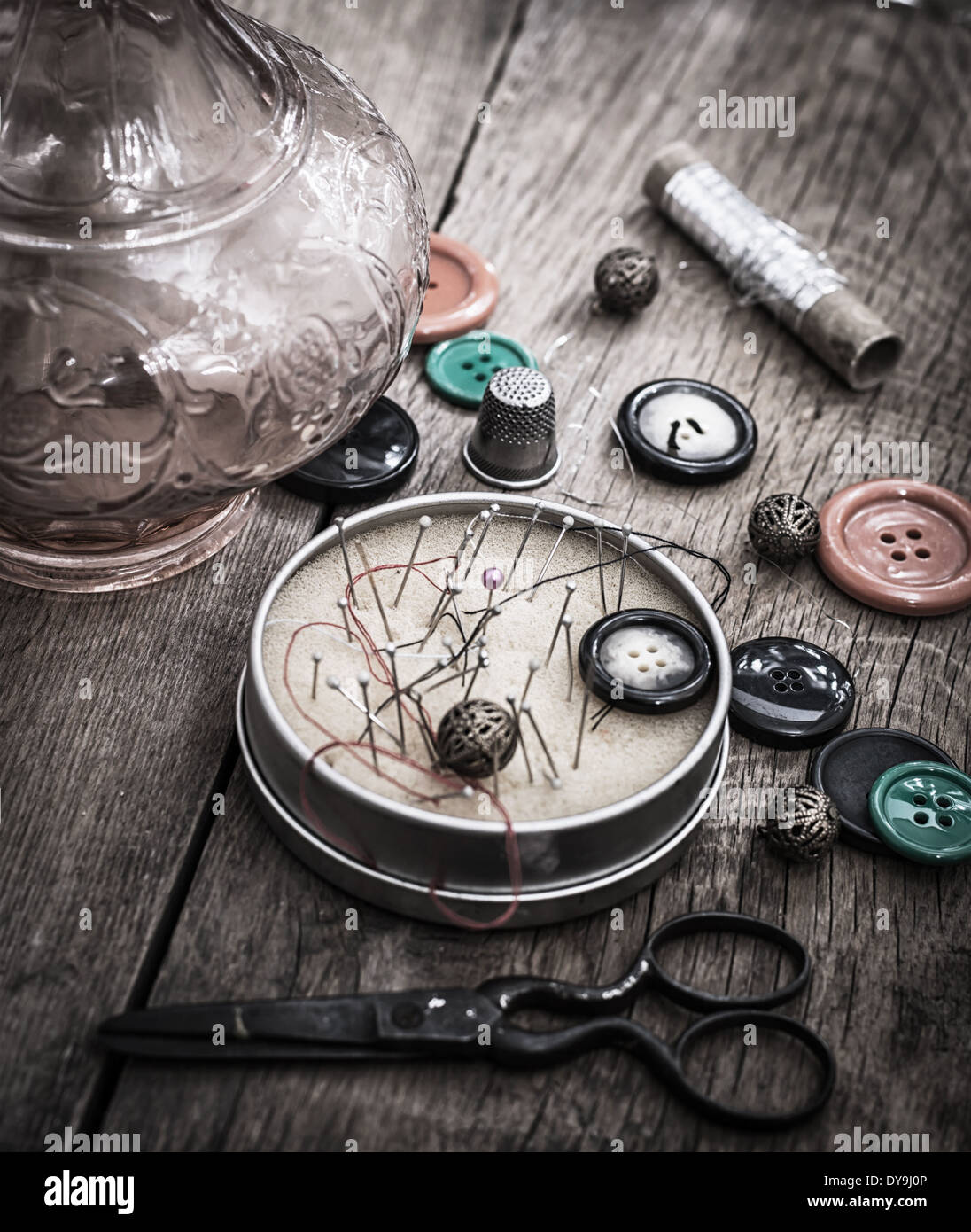buttons and zipper on the background of sewing tool Stock Photo - Alamy