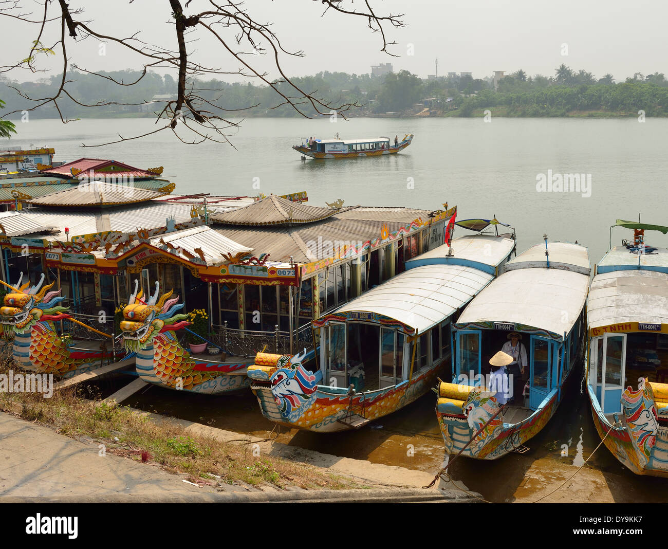 Sampans hires stock photography and images Alamy