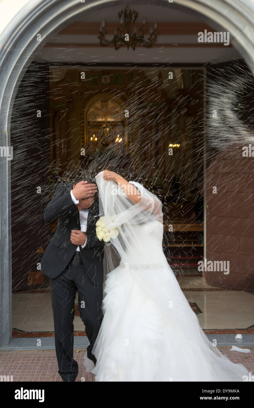 Throwing rice at wedding hires stock photography and images Alamy