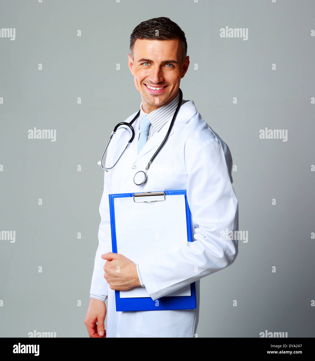 Male worker holding clipboard hi-res stock photography and images - Alamy