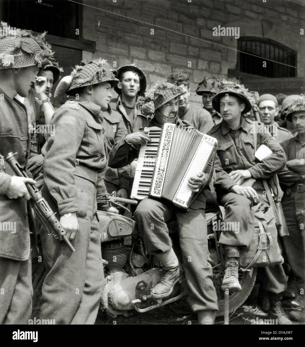 WW II historical war world war second world war group Canadian soldier