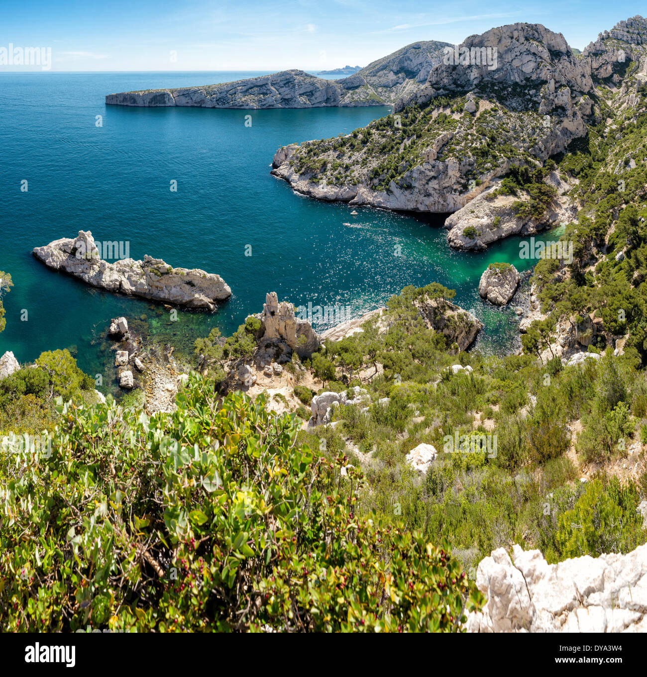 Calanque de Sugiton calanque rocky bay Ile Le Torpilleur landscape water summer mountains sea Cassis Bouches du Rhone France E Stock Photo