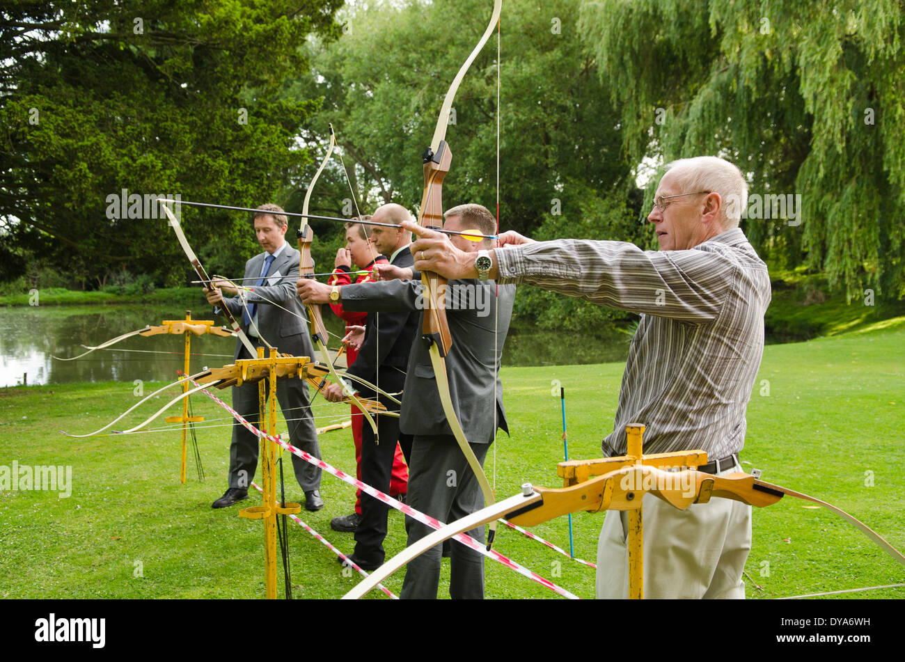 Bow Bows Arrow Arrows High Resolution Stock Photography and Images Alamy