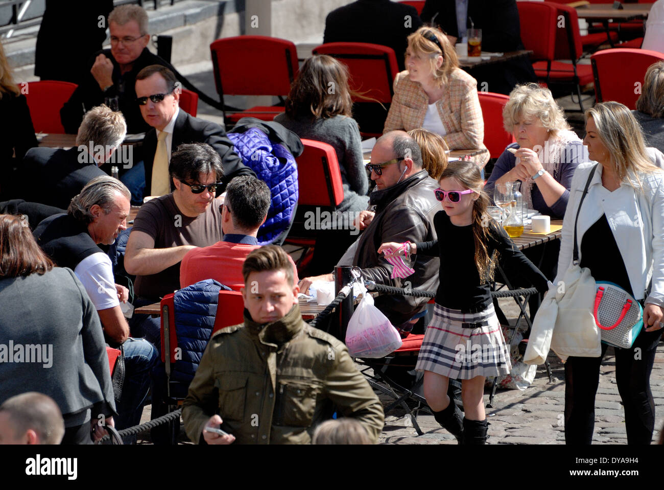 London, England, UK. People eating and drinking at tables in Covent Garden Stock Photo