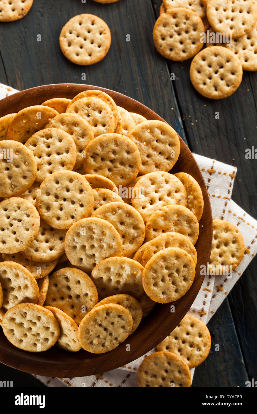 Whole Grain Wheat Round Crackers in a Bowl Stock Photo Alamy