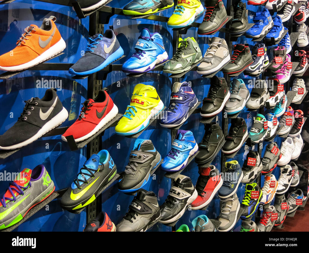 Athletic Shoe Wall, Foot Locker, International Plaza, Tampa, FL, USA ...