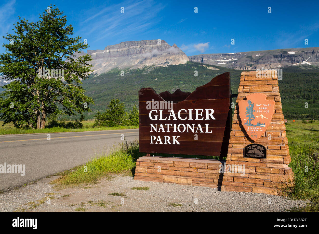 Glacier national park entrance sign hi-res stock photography and images -  Alamy
