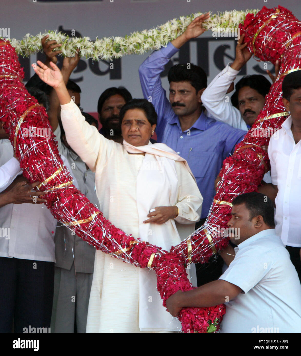 Mumbai, India. 13th Apr, 2014. Bahujan Samaj Party (BSP) President Mayawati (C) attends a rally for her party's Loksabha election candidates from all over Mumbai, in Mumbai, India, April 13, 2014. Credit:  Stringer/Xinhua/Alamy Live News Stock Photo