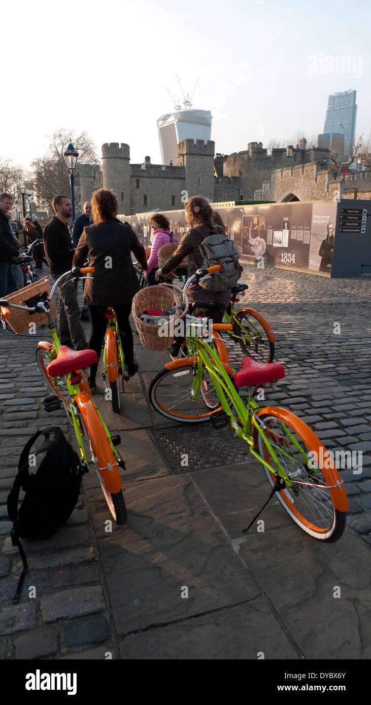 Group of people cycling hires stock photography and images Alamy