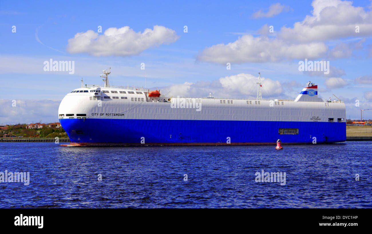 Nissan car transport ship / vessel 'City of Rotterdam' entering River