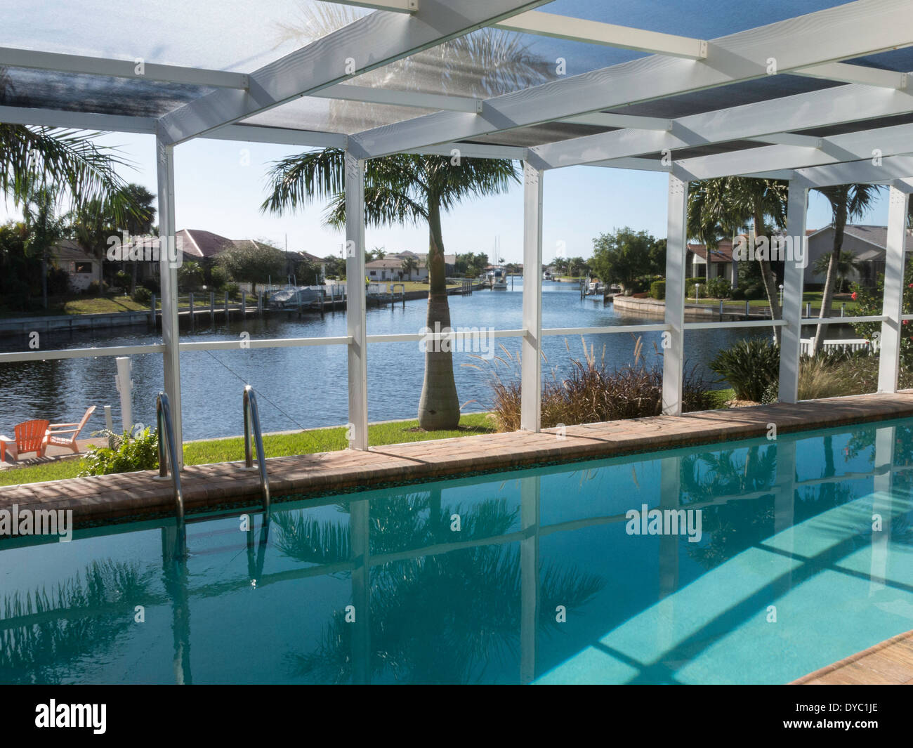 Luxury Canal Front House with private Swimming Pool and ScreenIn Deck