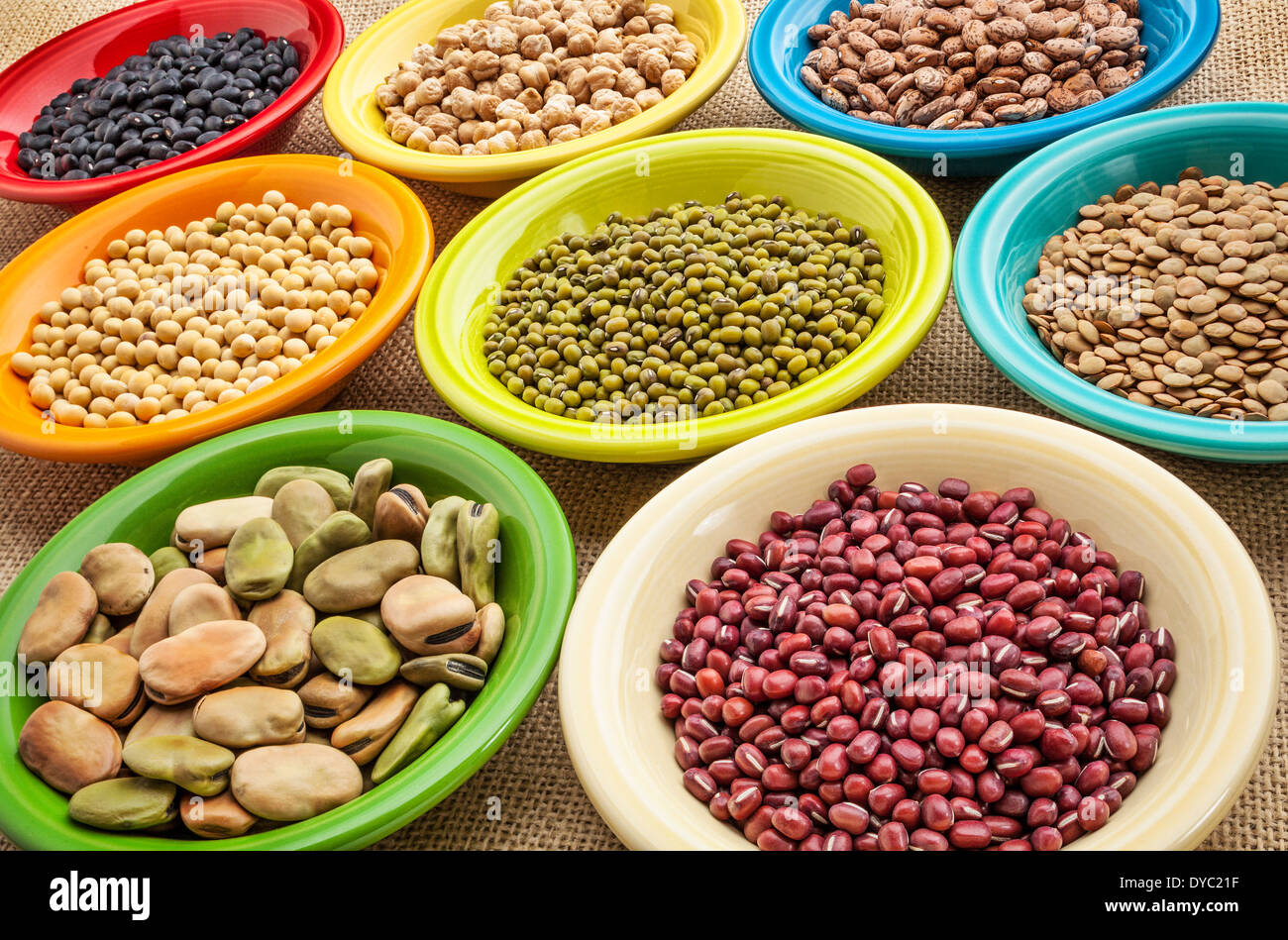 Magic beans. Чечевица белая. Бобовая каша. Bean на английском. Имя боб на английском.