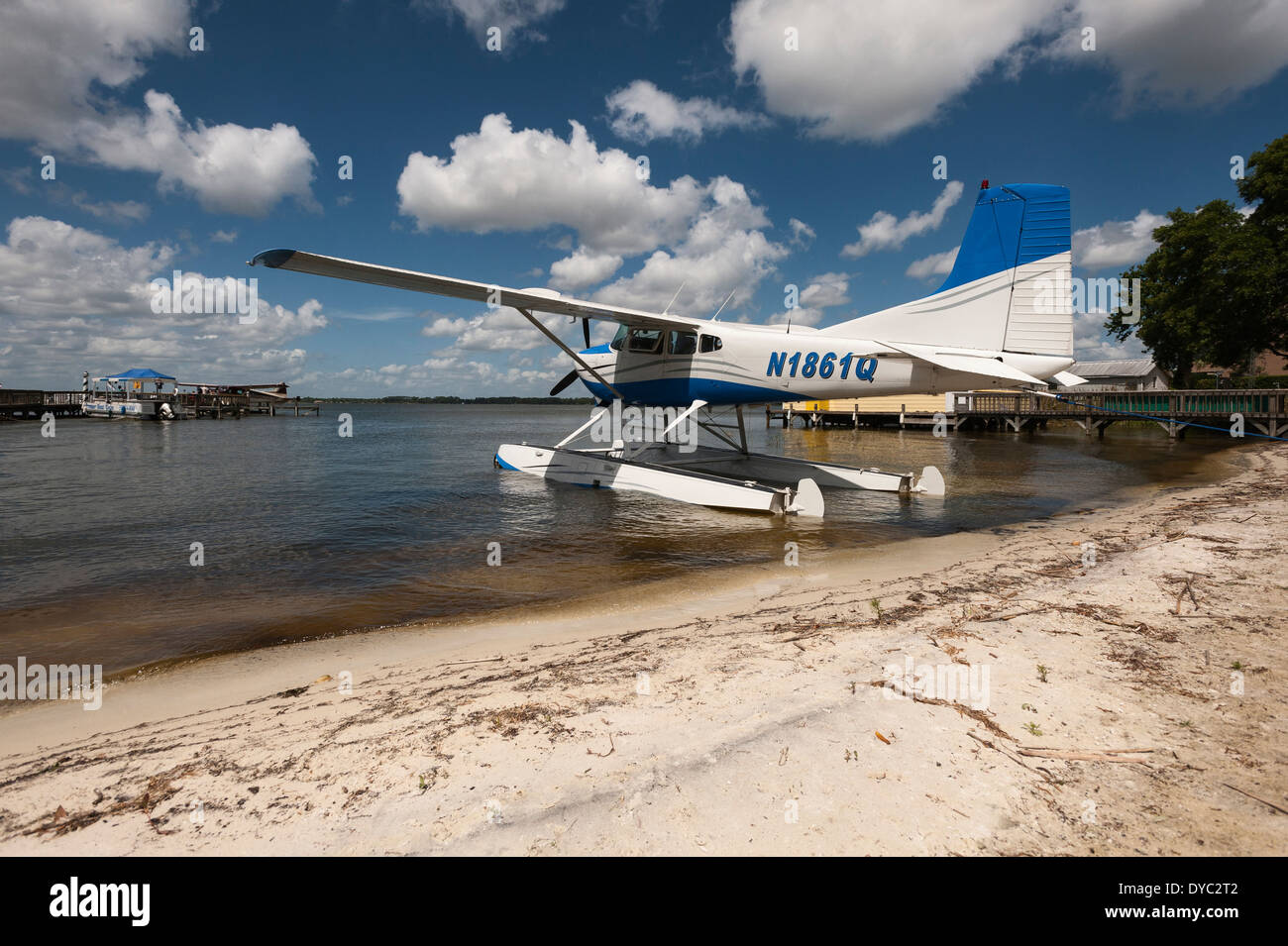 Seaplane rides hi-res stock photography and images - Alamy