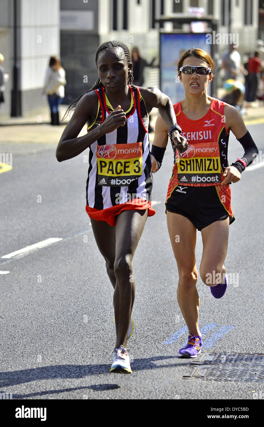 London, UK . 13th Apr, 2014. Virgin London Marathon 2014 - Women's Elite Runners (Yuko Shimizu). Credit:  Marcin Libera/Alamy Live News Stock Photo