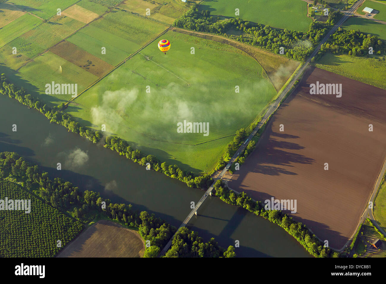 Ballooning over the Willamette River and the agricultural lands of