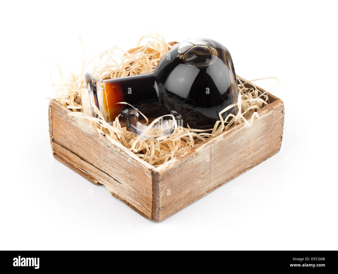 Download Wooden Wine Box High Resolution Stock Photography And Images Alamy Yellowimages Mockups