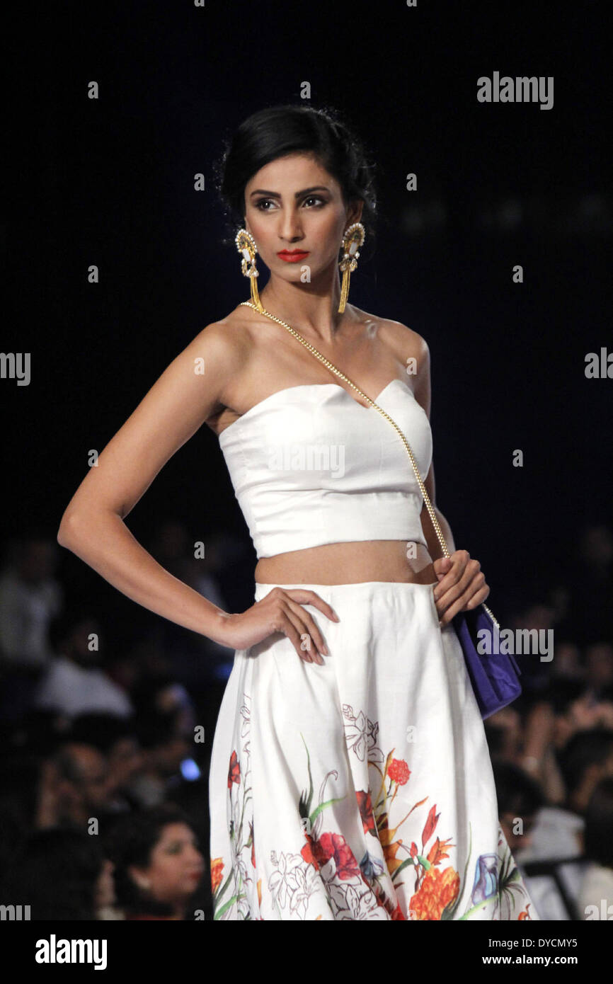 Lahore. 13th Apr, 2014. A model presents a creation by designer Zara Stock  Photo - Alamy