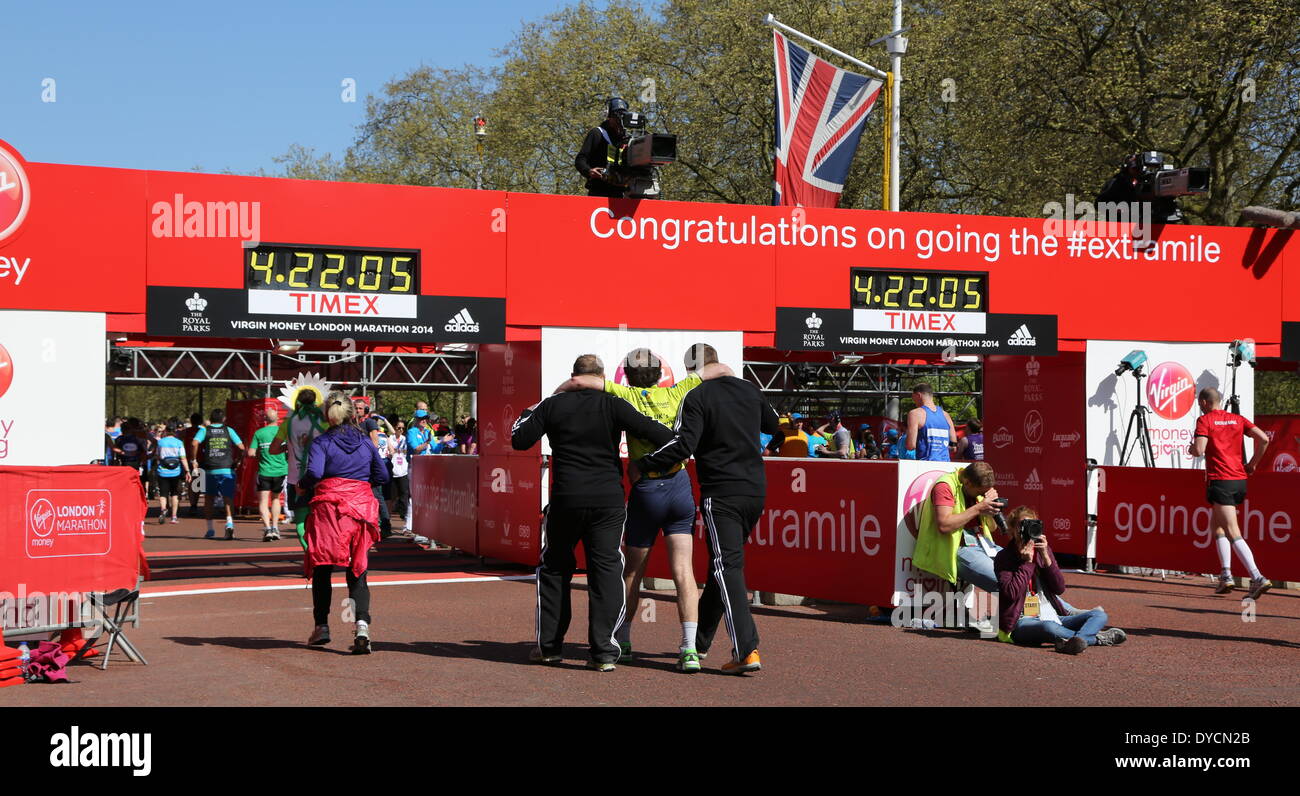 The London Marathon 2014 At The Mall Stock Photo - Alamy