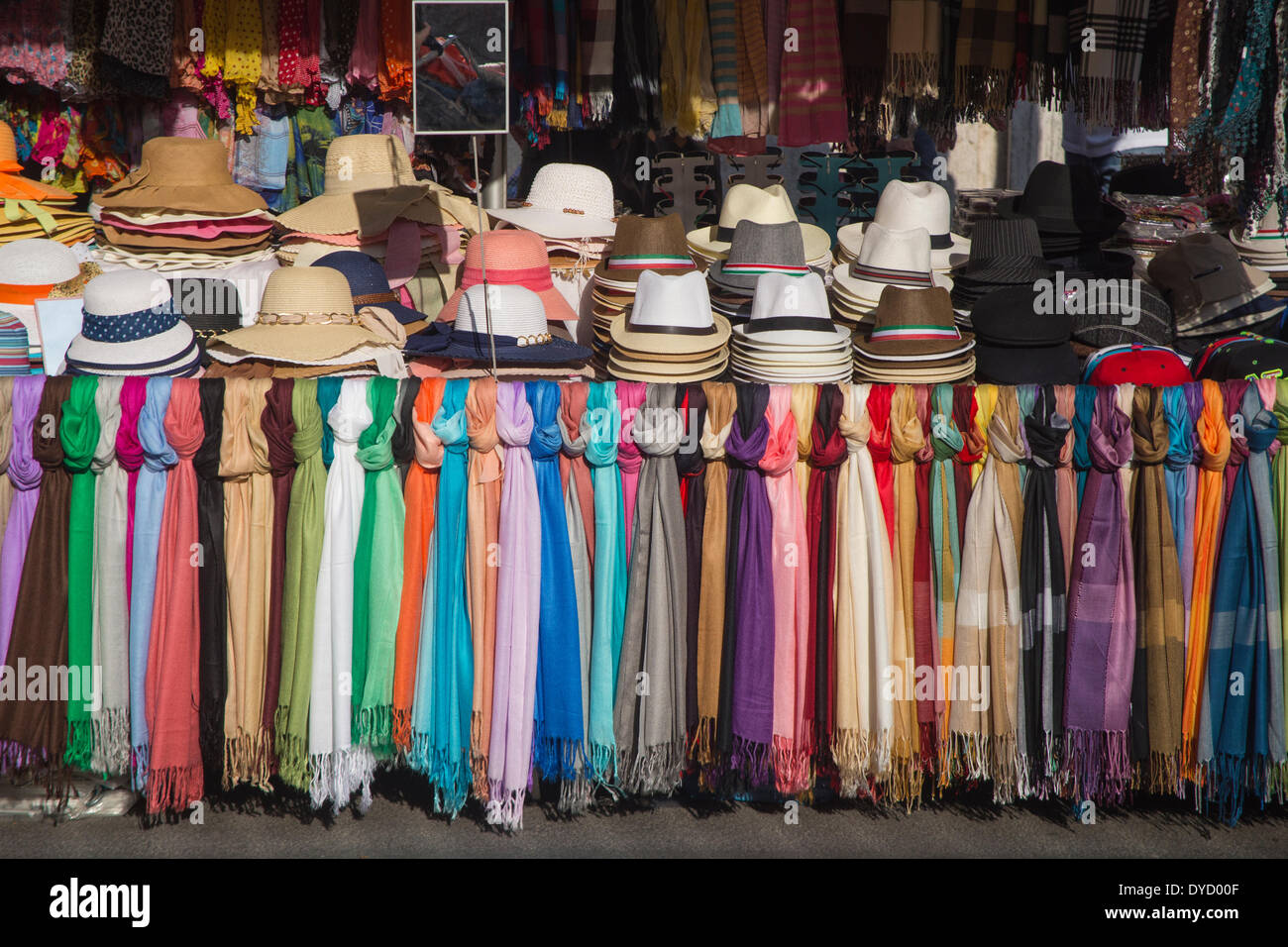 Rome, Italy. 14th Apr, 2014. Illegal street vendors. Municipality has strengthen fight against illicit vendors for the sanctification of 27/4 Credit:  Francesco Gustincich/Alamy Live News Stock Photo