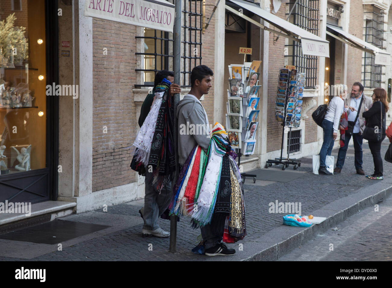 Rome, Italy. 14th Apr, 2014. Illegal street vendors. Municipality has strengthen fight against illicit vendors for the sanctification of 27/4 Credit:  Francesco Gustincich/Alamy Live News Stock Photo