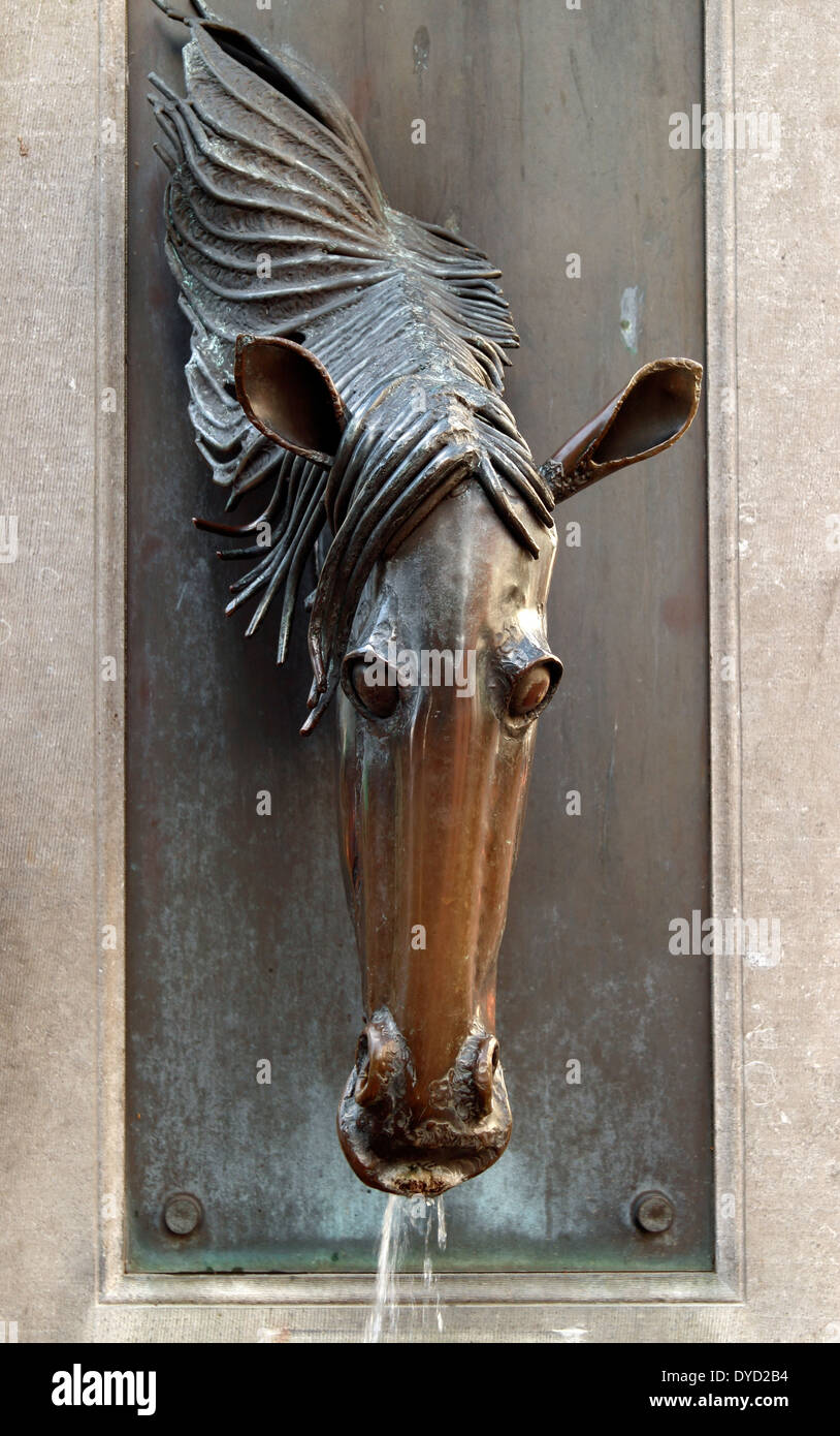 Horse fountain brugge hires stock photography and images Alamy