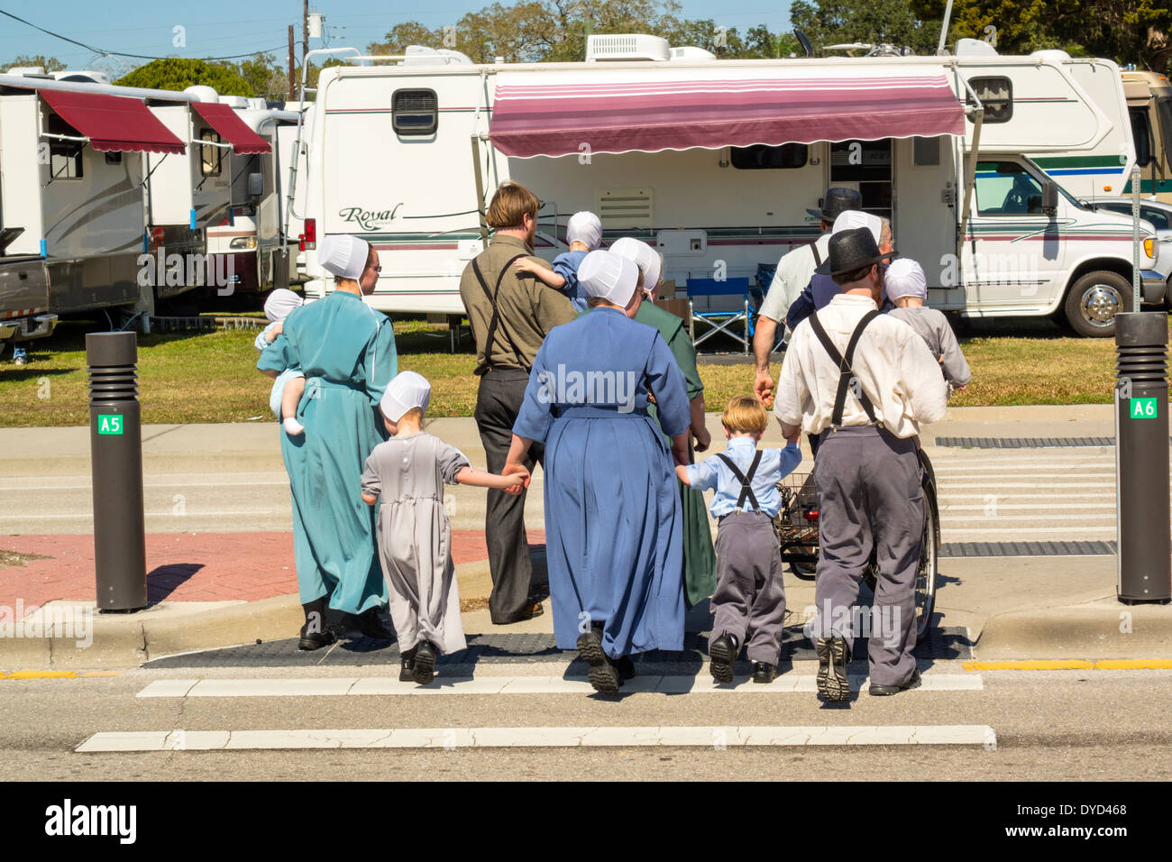 Sarasota Florida,Pinecraft Pine Craft,Amish,Mennonite winter retreat,traditional,conservative,clothing,religious,Bahia Vista Street,Amish,man men male Stock Photo