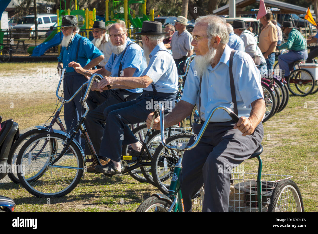 Sarasota Florida,Pinecraft Pine Craft,Amish,Mennonite winter retreat,traditional,conservative,clothing,religious,Pinecraft Park,man men male,friends,t Stock Photo