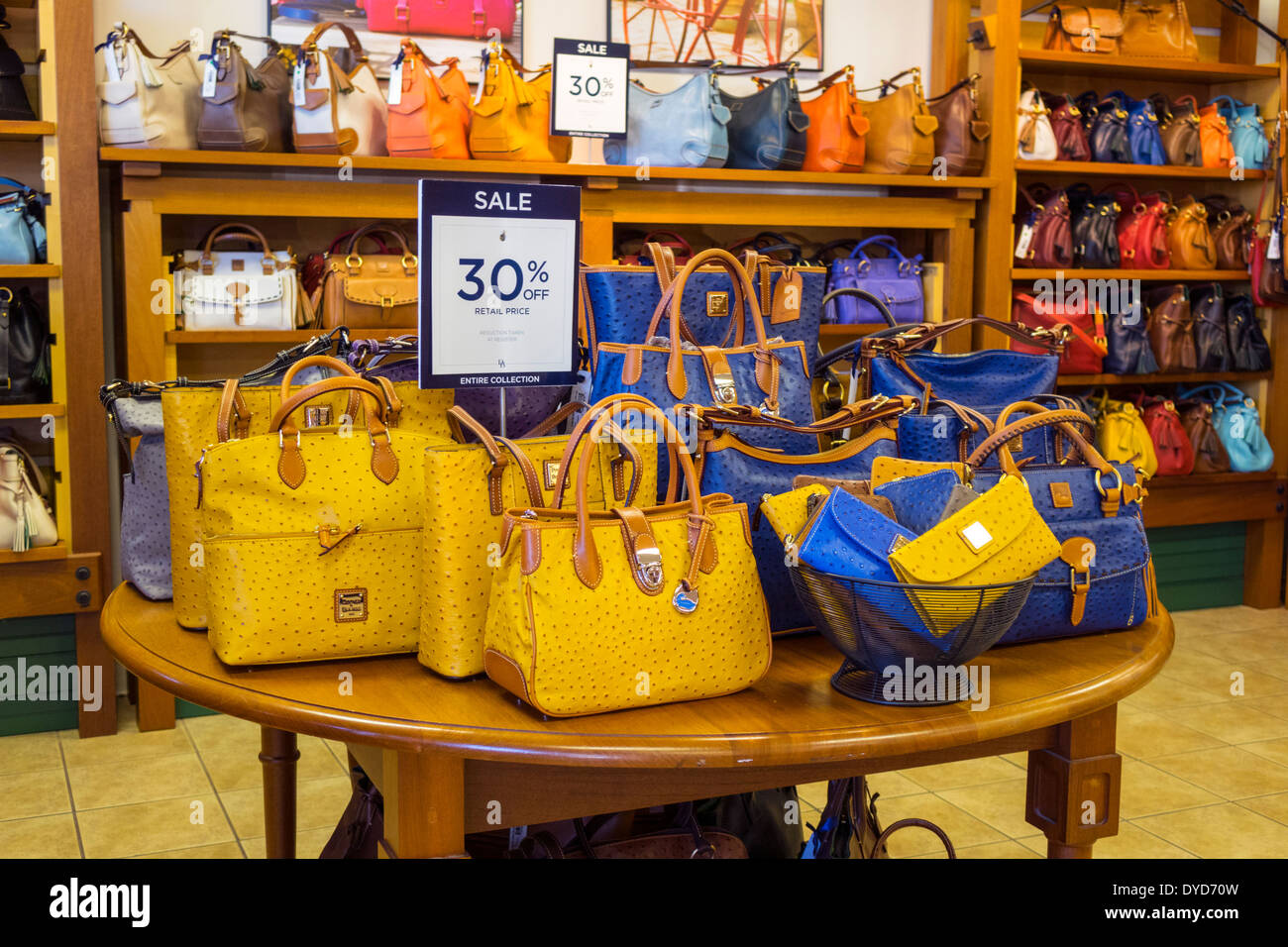 dooney and bourke handbags outlet