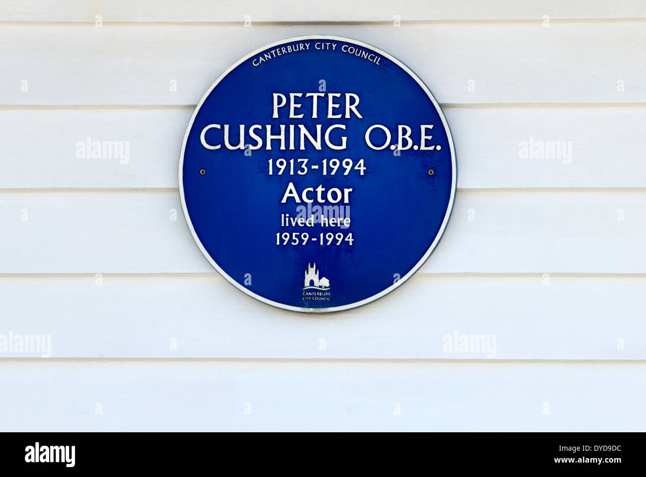 Whitstable, Kent, England, UK. Blue Plaque on former home of Peter Cushing (1913-1994; actor) Stock Photo