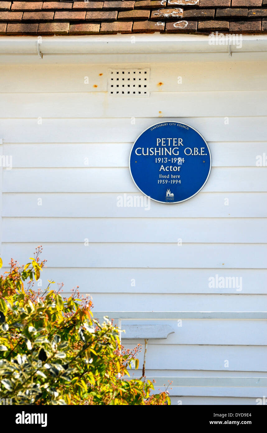 Whitstable, Kent, England, UK. Blue Plaque on former home of Peter Cushing (1913-1994; actor) Stock Photo