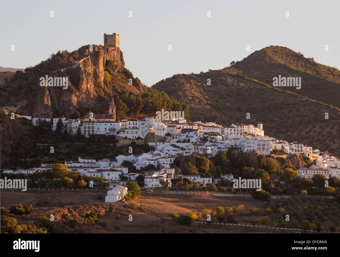 White mountain village of zahara de la sierra hi-res stock photography ...