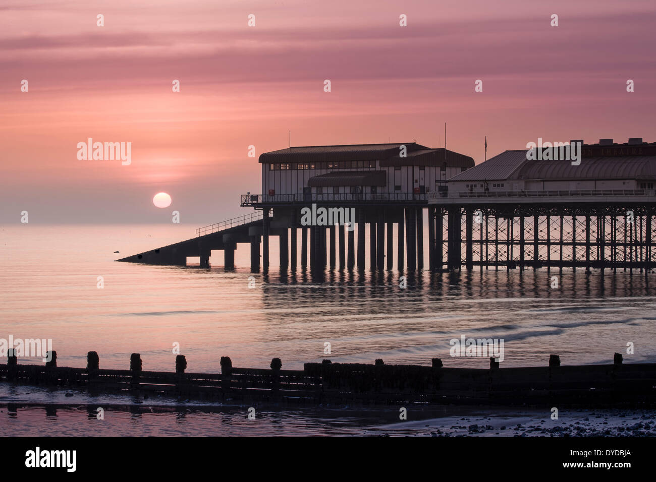 Cromer pier and lifeboat station at sunrise Stock Photo - Alamy