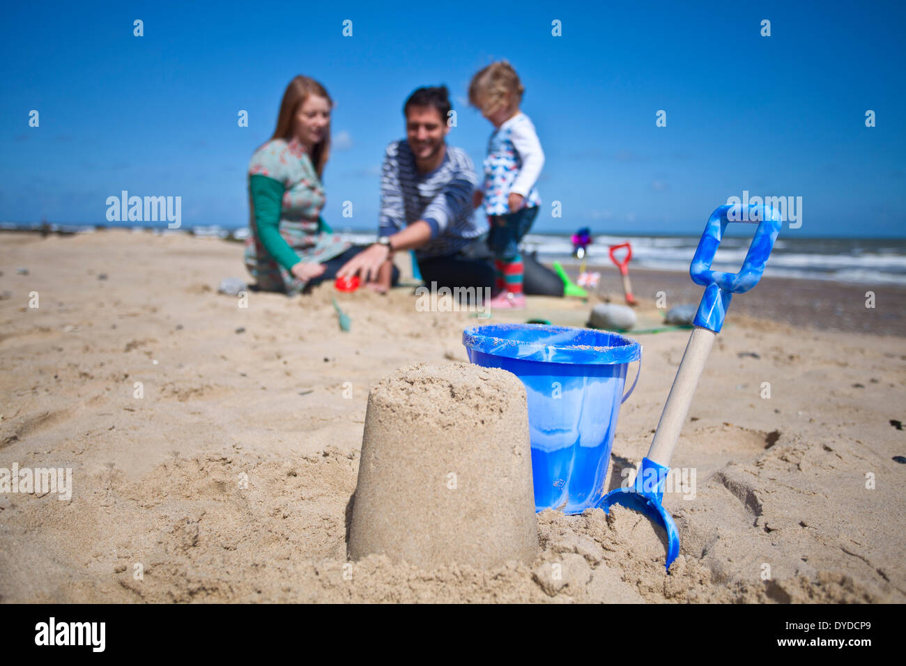 British beach family hi-res stock photography and images - Alamy