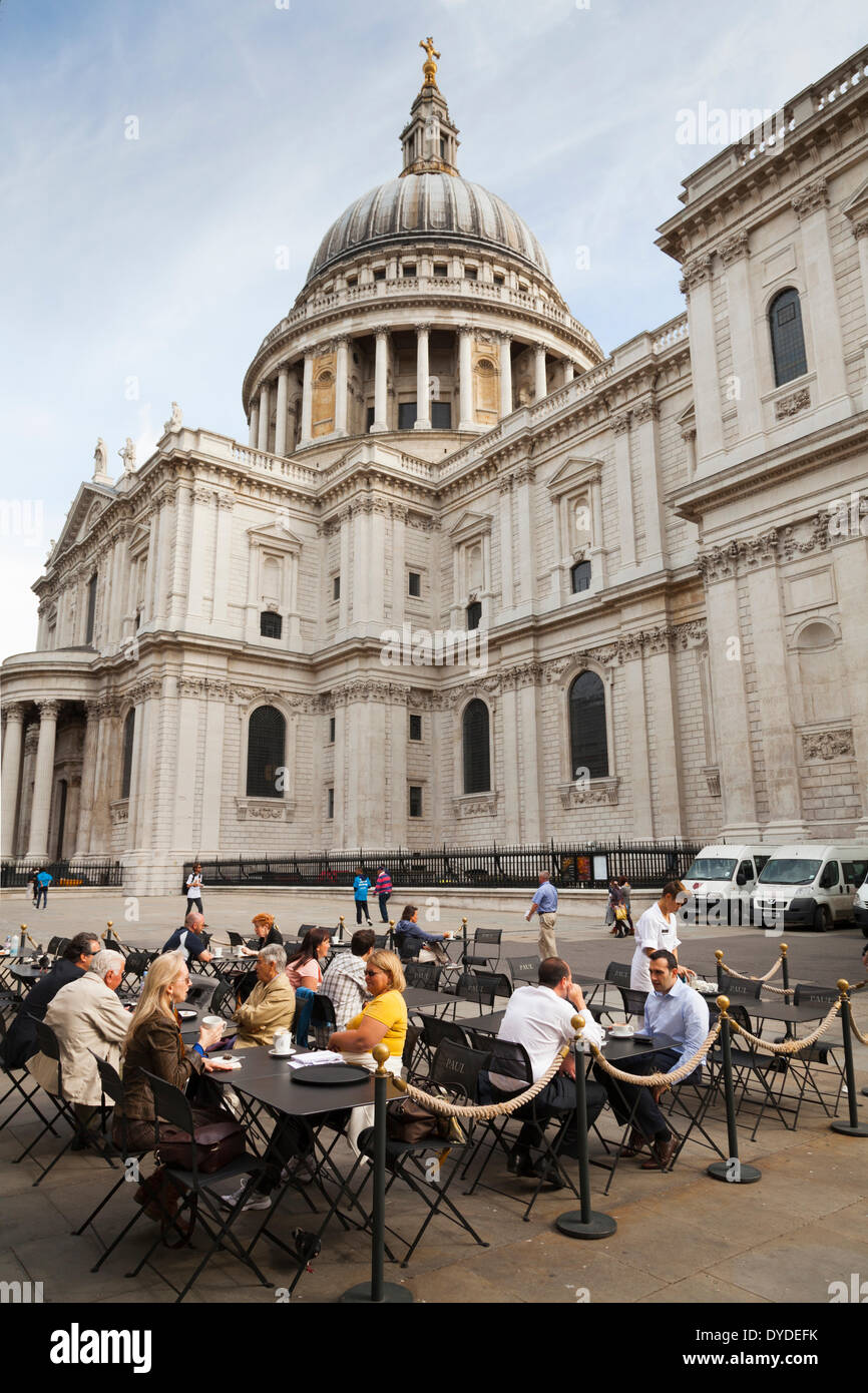 Street cafe outside St Paul's Cathedral in London. Stock Photo