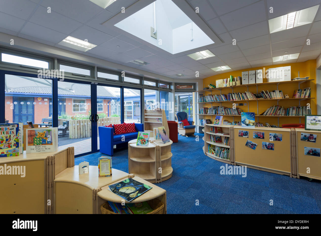 Unoccupied school library in special needs unit Stock Photo 68523829