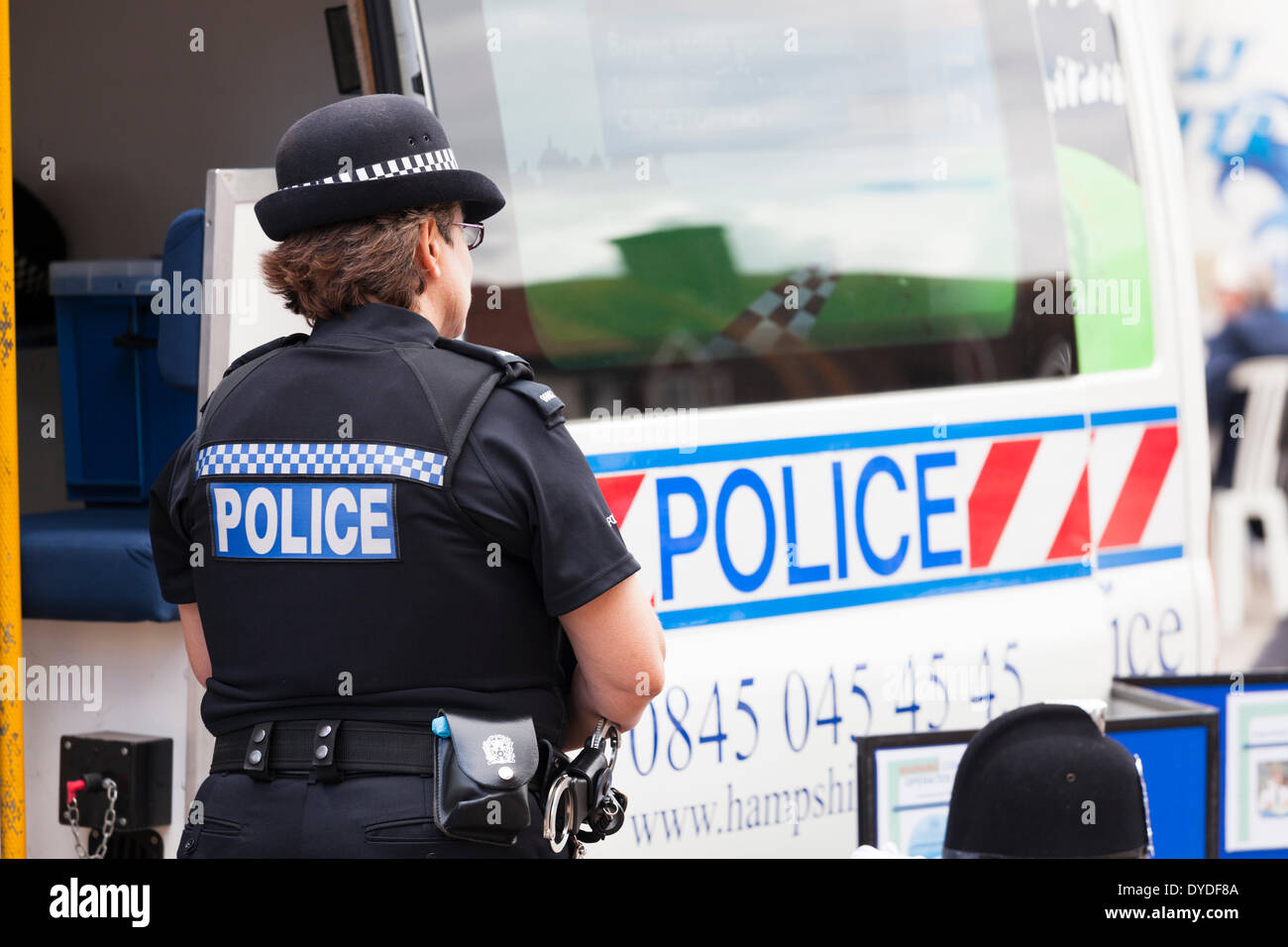 Police woman uk hi-res stock photography and images - Alamy