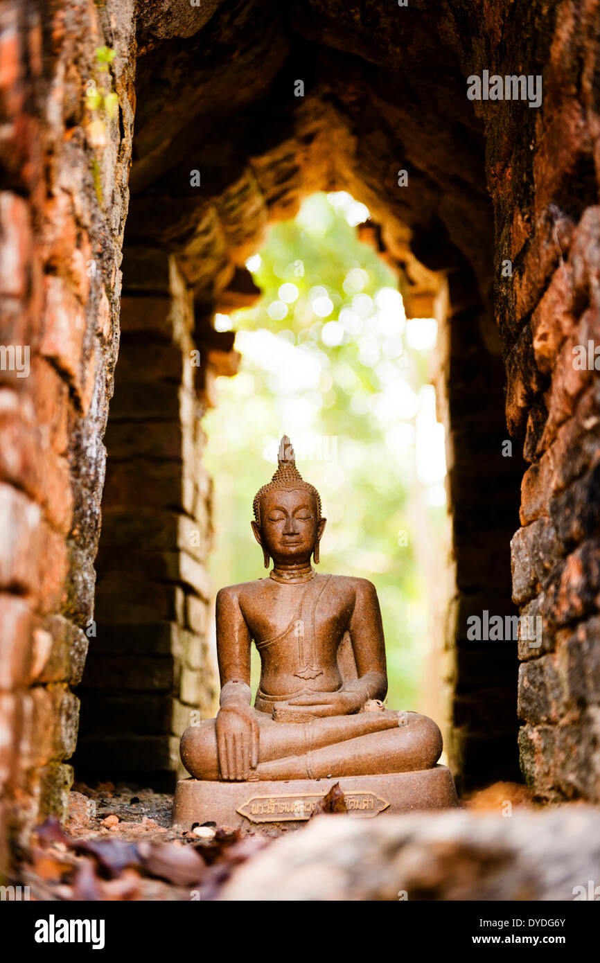 Wat triangle hi-res stock photography and images - Alamy