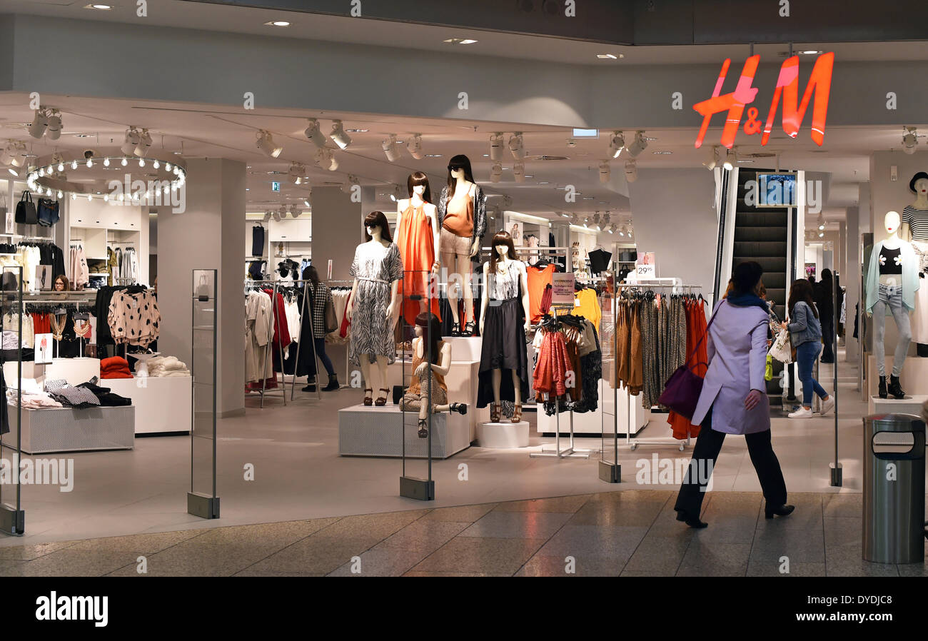 Berlin, Germany. 04th Apr, 2014. View of an H&M store at the Potsdamer  Platz shopping mall in Berlin, Germany, 04 April 2014. Photo: Jens  Kalaene/dpa/Alamy Live News Stock Photo - Alamy