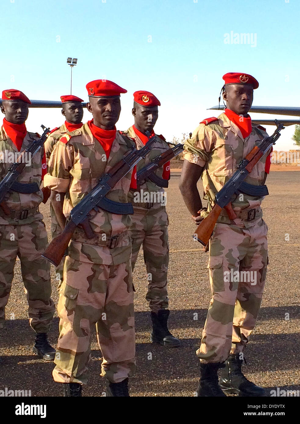Nigerian soldiers in uniform hi res stock photography and images Alamy